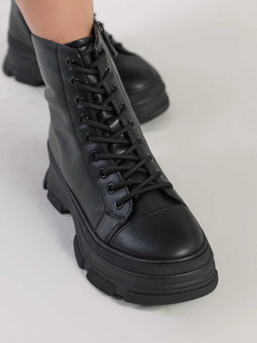 Ботинки-дерби черного цвета с отрезным носком